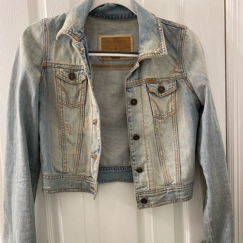 Light washed blue jean jacket (size XS/S)